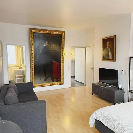 Unique Penthouse Maximilian Von Bavaria 1-4 Personnes A Cote De Louis Vuitton * Luxemburg